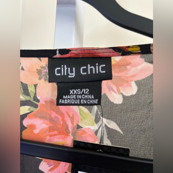 Floral Print City Chic Wrap Dress~Size 12 - Picture 2 of 8